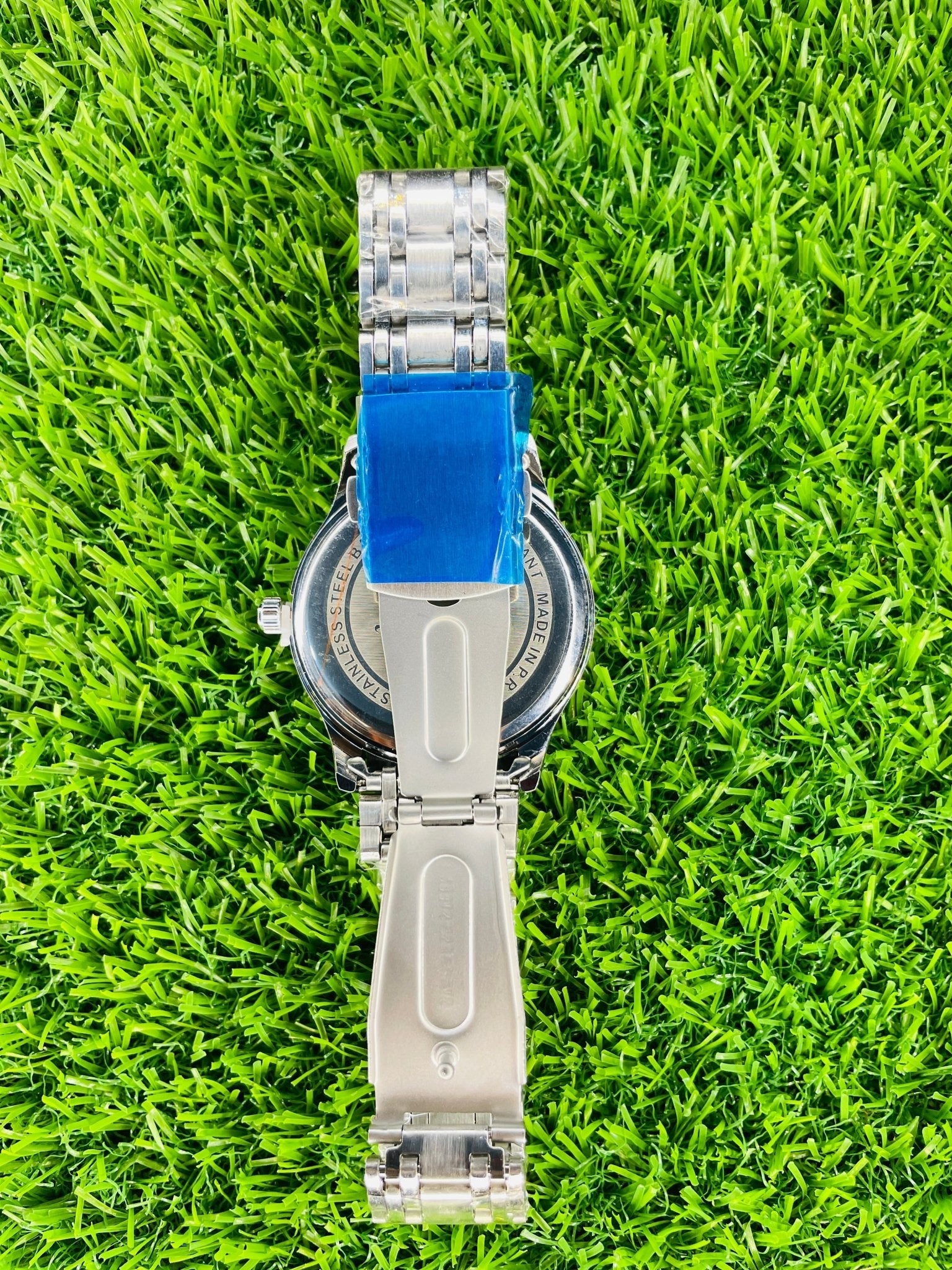 Faleda Luxury Silver Quartz Watch – Elegant Style with Daily Durability - Ascent Styles