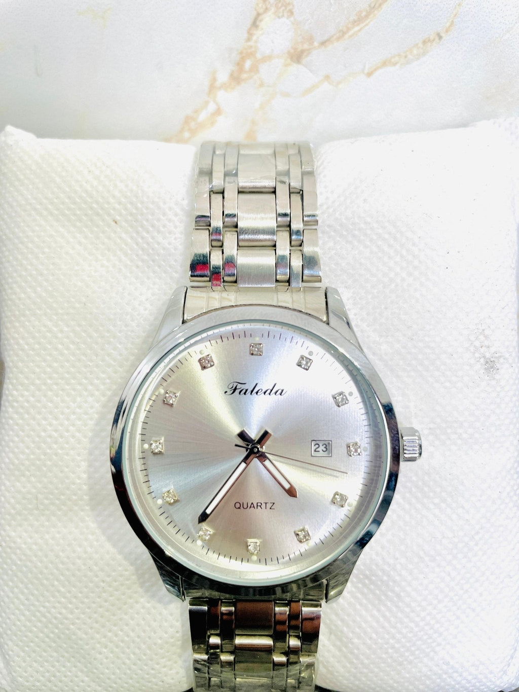 Faleda Luxury Silver Quartz Watch – Elegant Style with Daily Durability - Ascent Styles